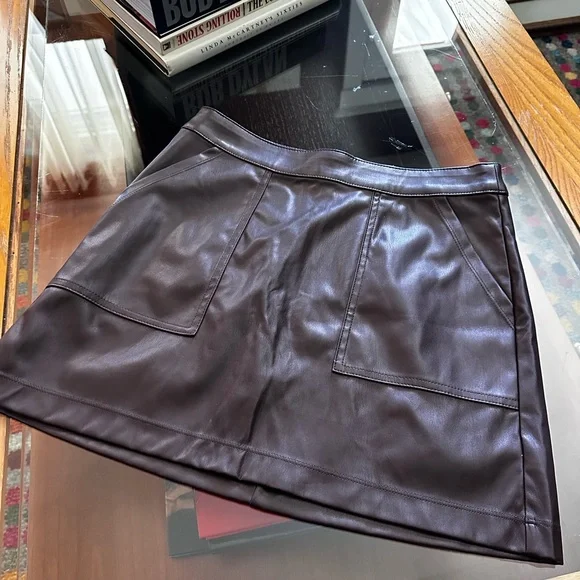 a new day Burgundy Faux Leather Mini Skirt sz XS 4 - Picture 7 of 12